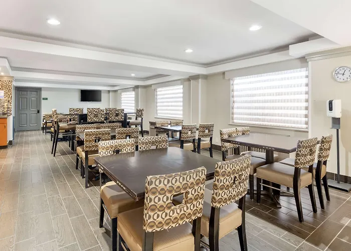 Western - Chicagoland And Hotel 3*