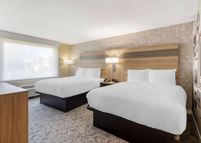 Western - Chicagoland And Hotel
